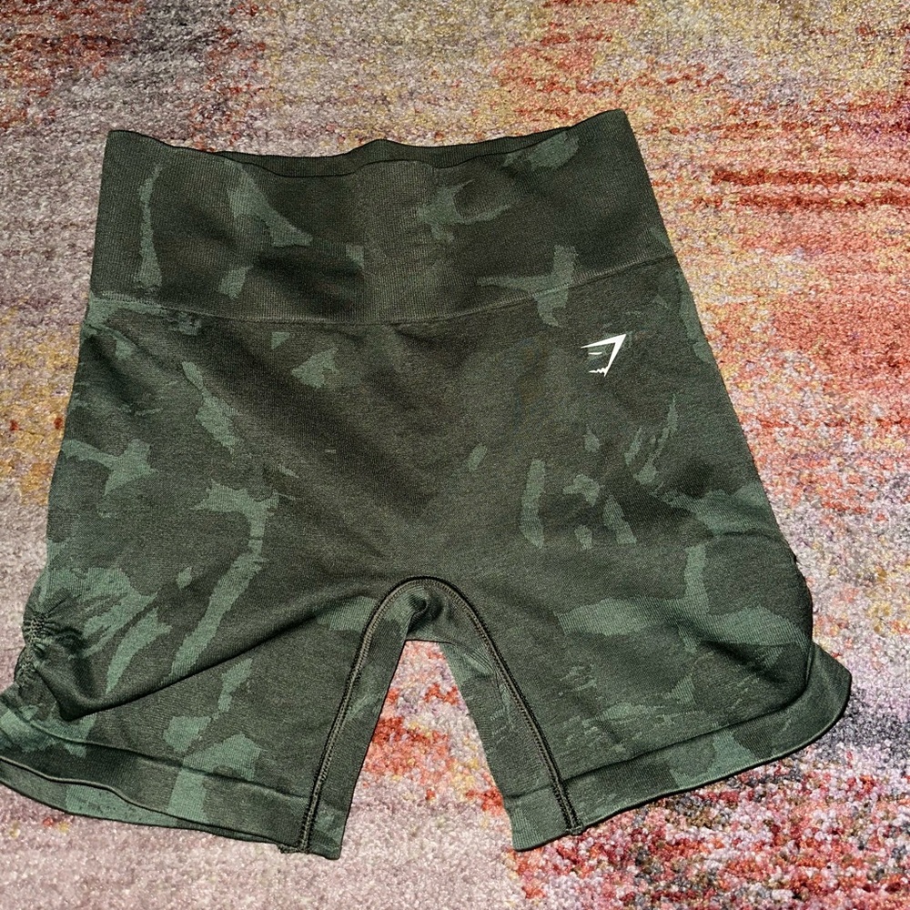 gymshark camo shorts size medium